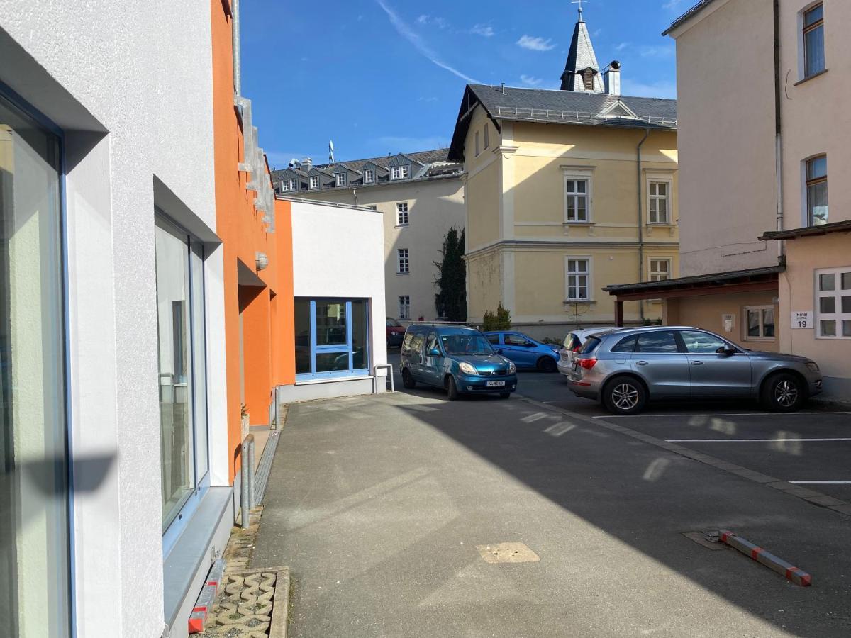 Fewo Roland Ranft Direkt Am Kurpark Barrierearm 60Qm Bad Elster Exterior photo