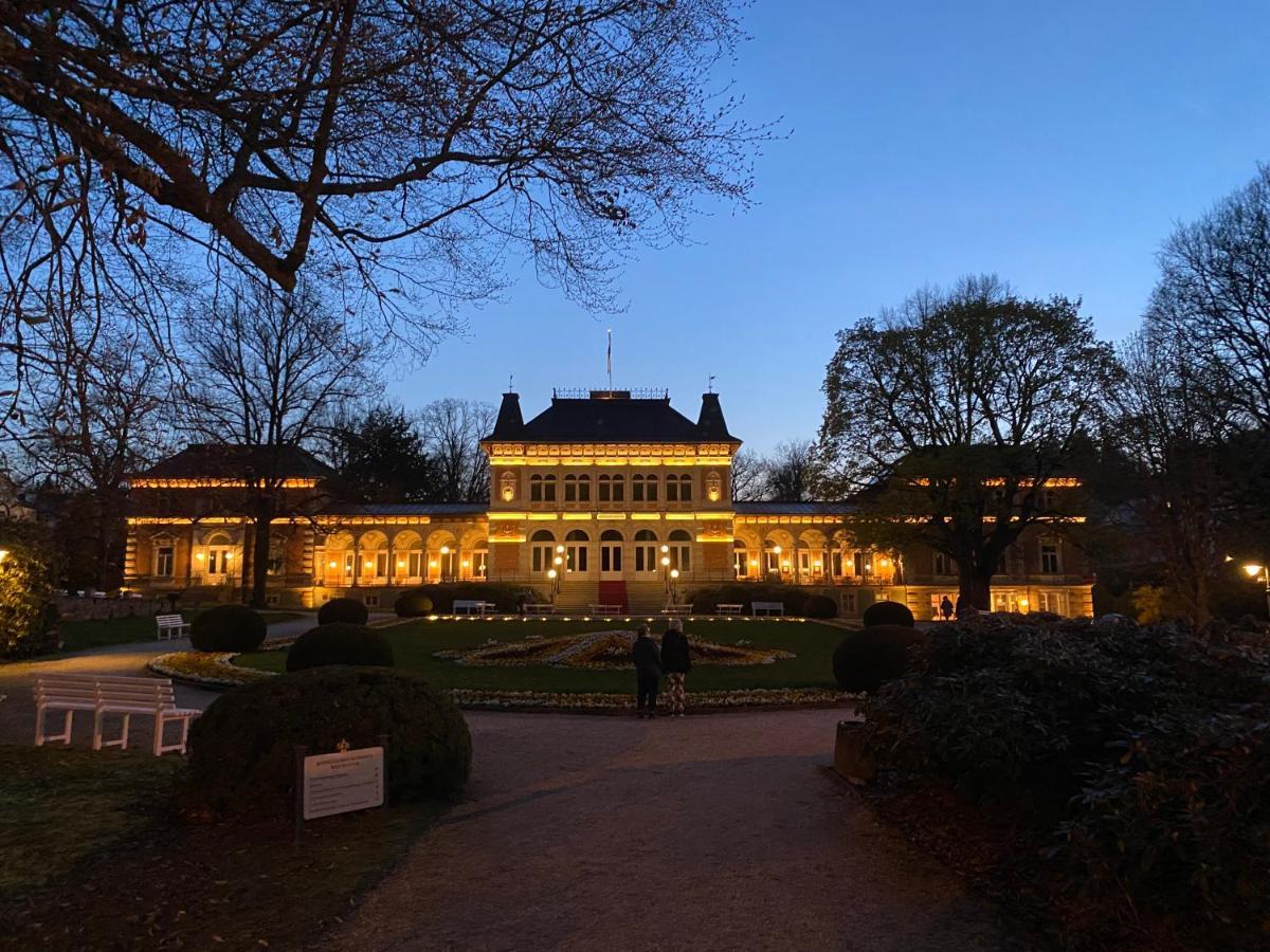 Fewo Roland Ranft Direkt Am Kurpark Barrierearm 60Qm Bad Elster Exterior photo